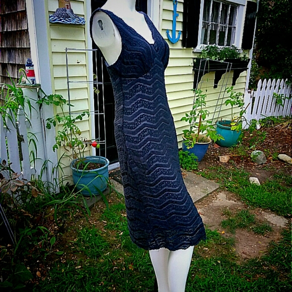 Lace Bodycon dress - Picture 3 of 6